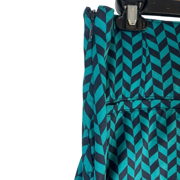 Lady Hagen woman’s blue and green patterned golf skirt skort size 10 - Picture 6 of 7